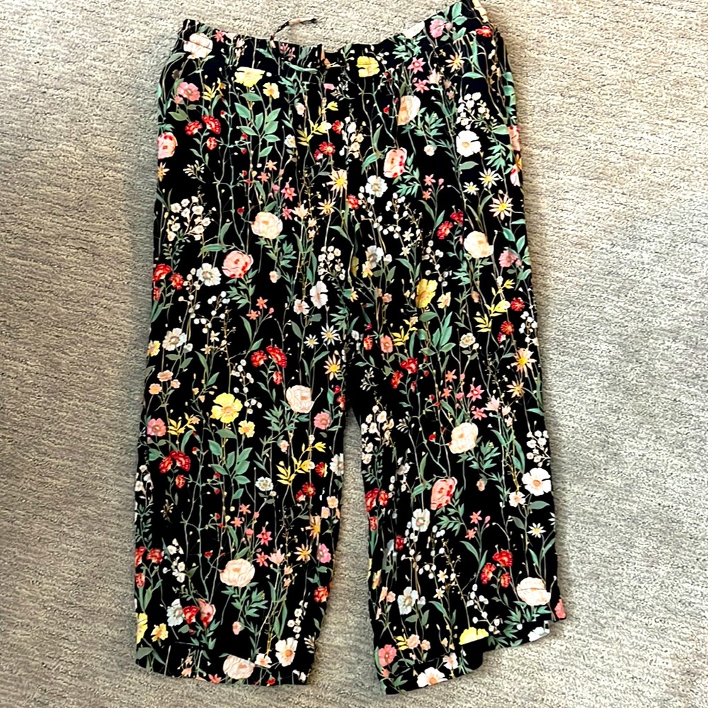 Floral Loft Drawstring Crop Pants
